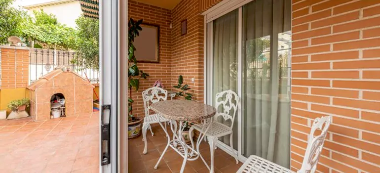 Adding Porch Enclosures To Your Home in Brisbane, Queensland